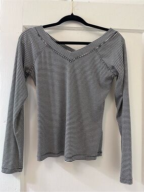 BDG 💢 Striped V-Neck Long Sleeve Women's Top - Black & White